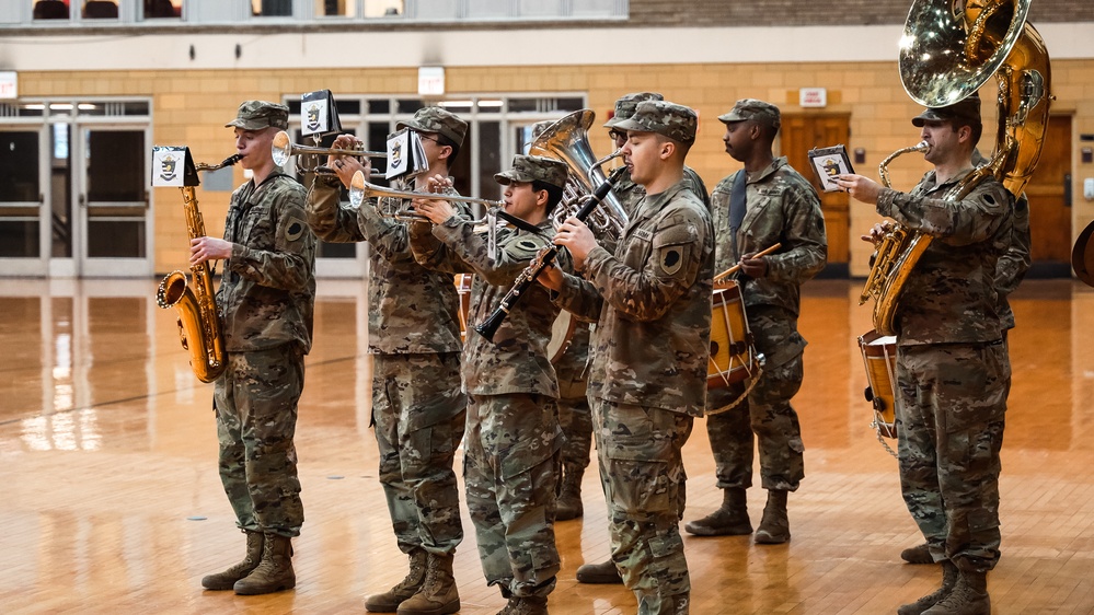 Chicago-based Human Resources Soldiers Prepare for Overseas Mission