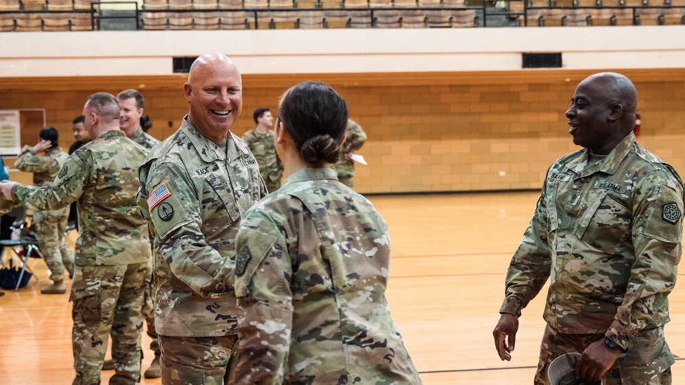 Chicago-based Human Resources Soldiers Prepare for Overseas Mission