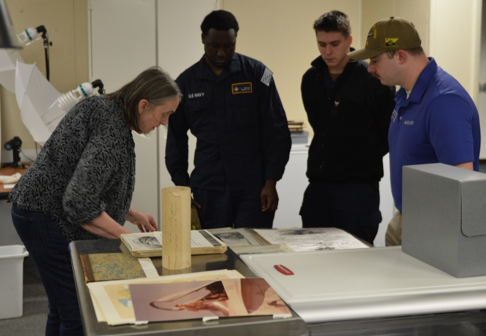 Sailors from USS Gerald R. Ford (CVN 78) visit Naval Museum annex facility