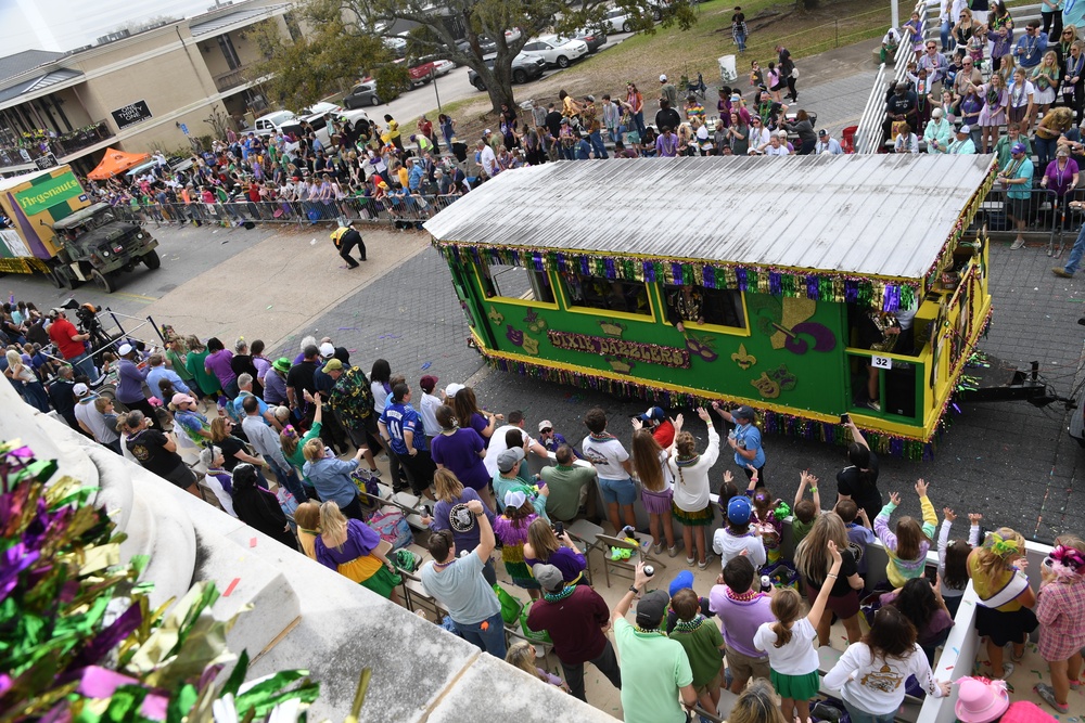 Keesler leadership attends Mardi Gras parade