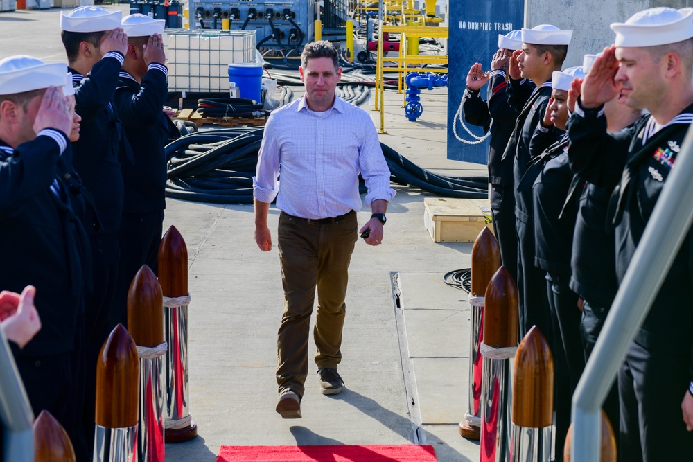 Assistant SECNAV Visits San Diego