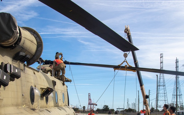 3rd Combat Aviation Brigade Conducts Blade Folding as Part of Port Operations
