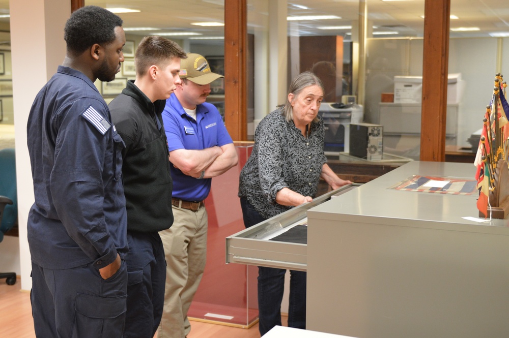 Sailors from USS Gerald R. Ford (CVN 78) visit Naval Museum annex facility