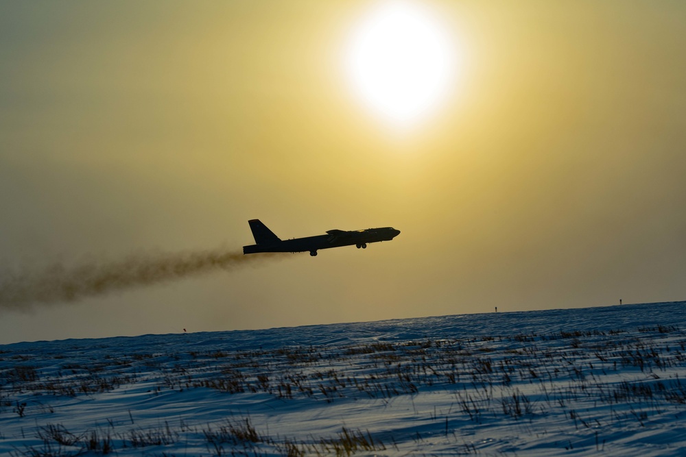 Minot B-52s depart for BTF 23-2