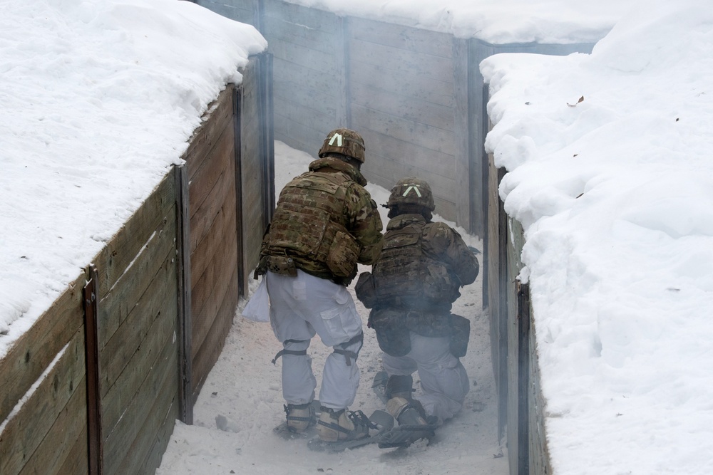 '3 Geronimo' paratroopers conduct CALFEX at JBER, Alaska