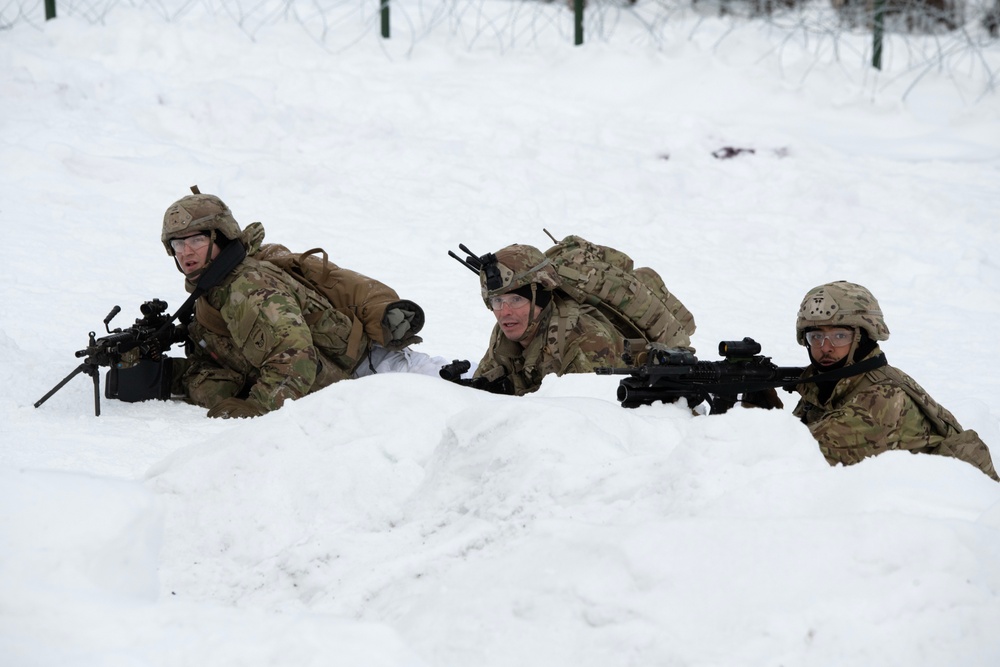 '3 Geronimo' paratroopers conduct CALFEX at JBER, Alaska