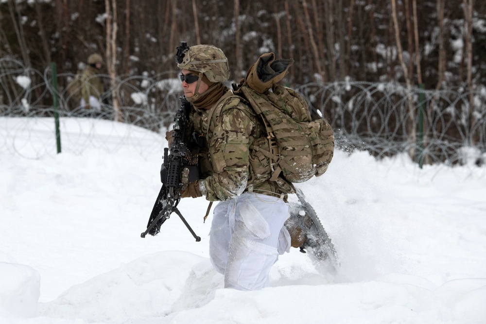'3 Geronimo' paratroopers conduct CALFEX at JBER, Alaska