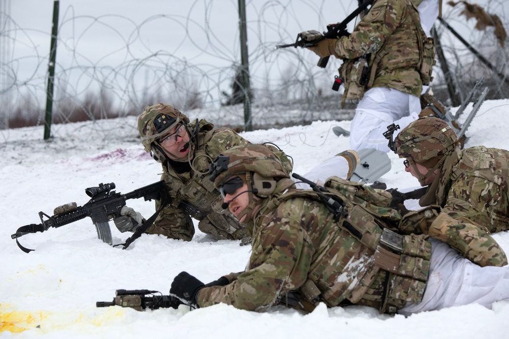 '3 Geronimo' paratroopers conduct CALFEX at JBER, Alaska
