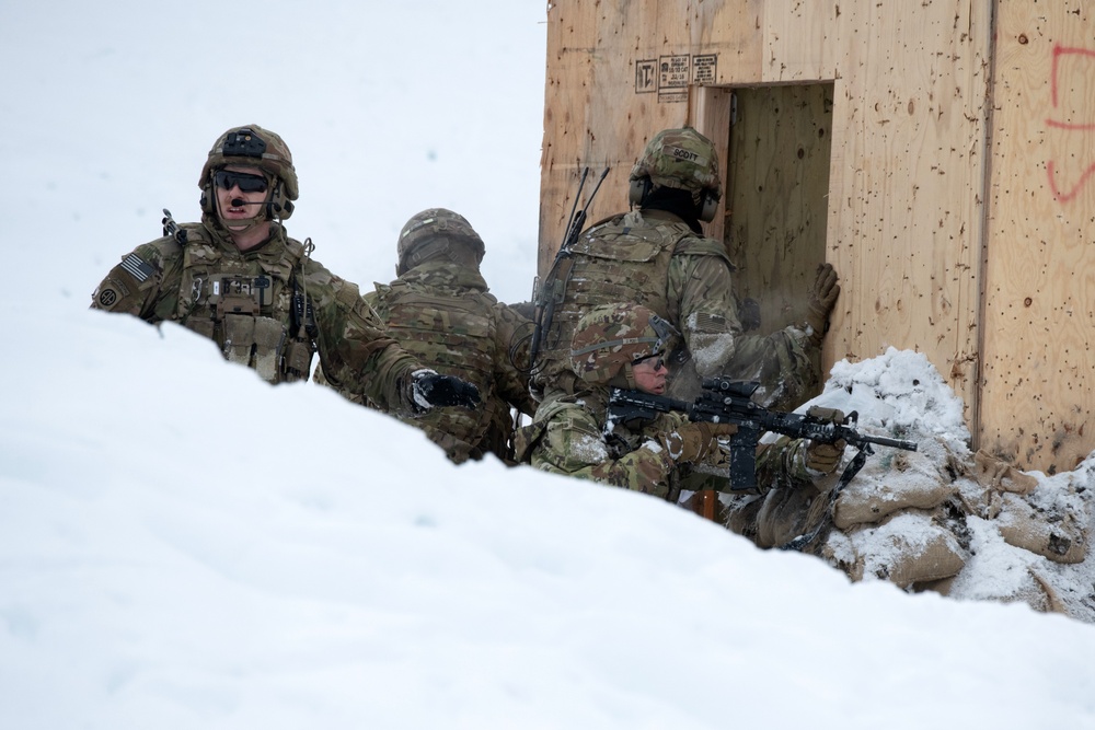 '3 Geronimo' paratroopers conduct CALFEX at JBER, Alaska