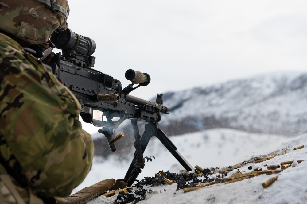 '3 Geronimo' paratroopers conduct CALFEX