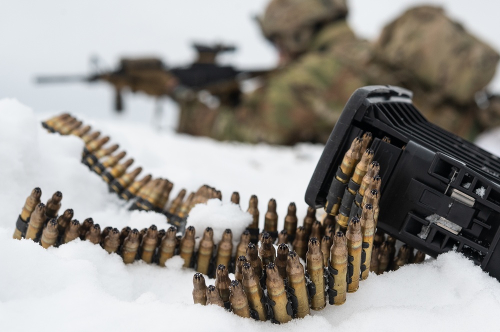 '3 Geronimo' paratroopers conduct CALFEX