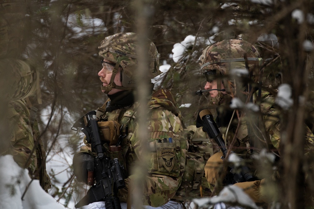 '3 Geronimo' paratroopers conduct CALFEX