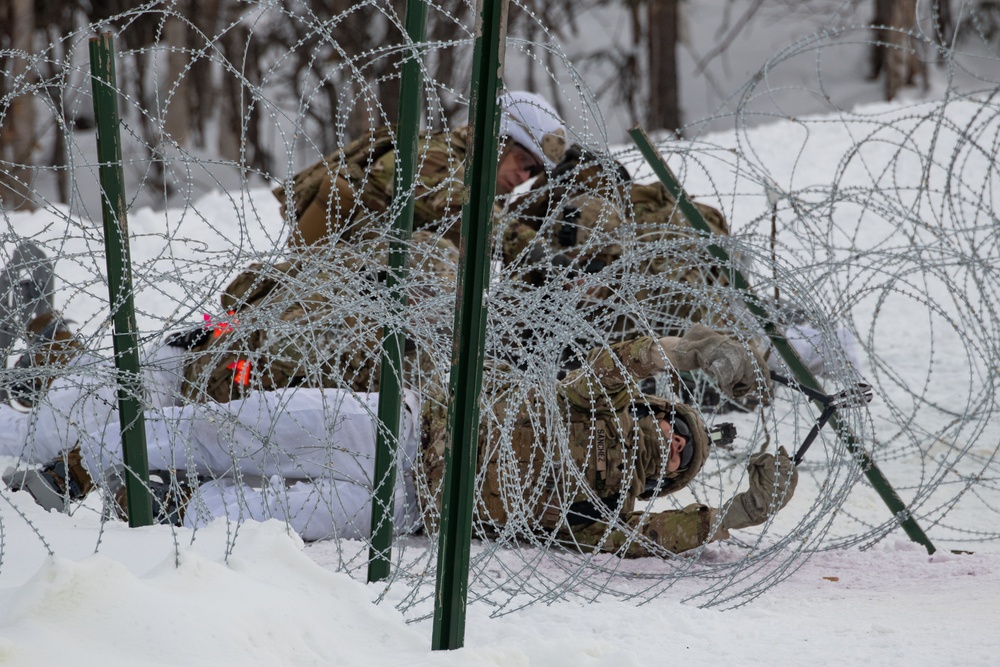 '3 Geronimo' paratroopers conduct CALFEX