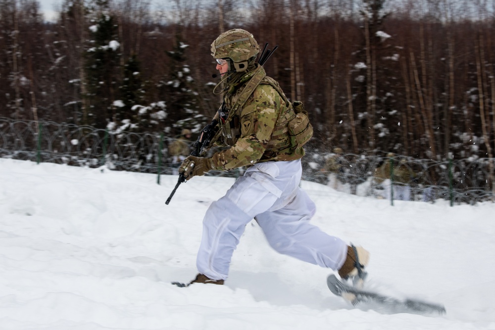 '3 Geronimo' paratroopers conduct CALFEX