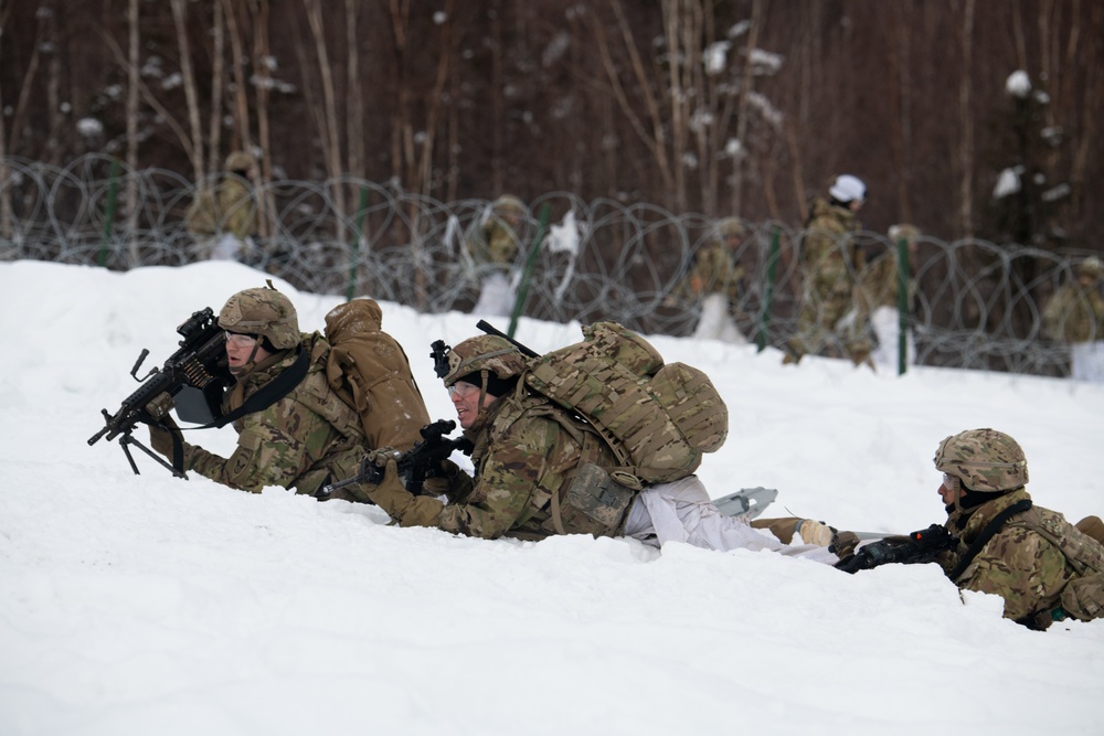 DVIDS - Images - '3 Geronimo' paratroopers conduct CALFEX [Image 20 of 31]