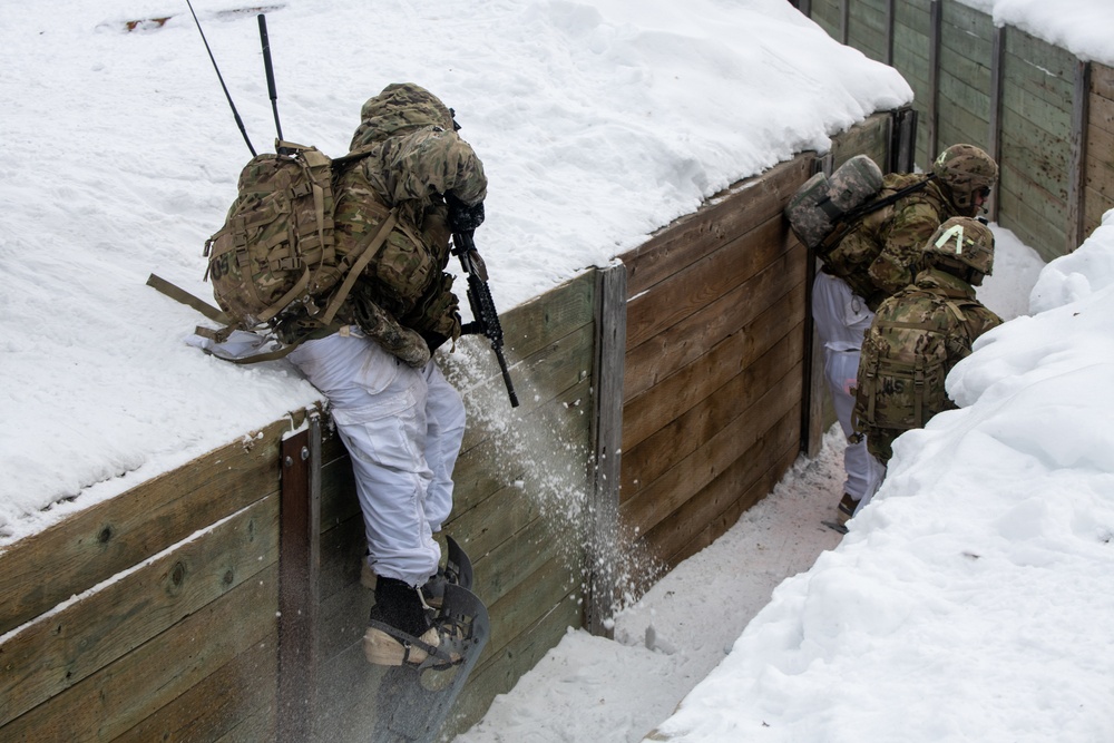 '3 Geronimo' paratroopers conduct CALFEX