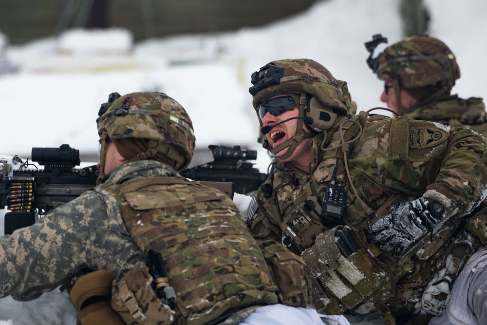 '3 Geronimo' paratroopers conduct CALFEX