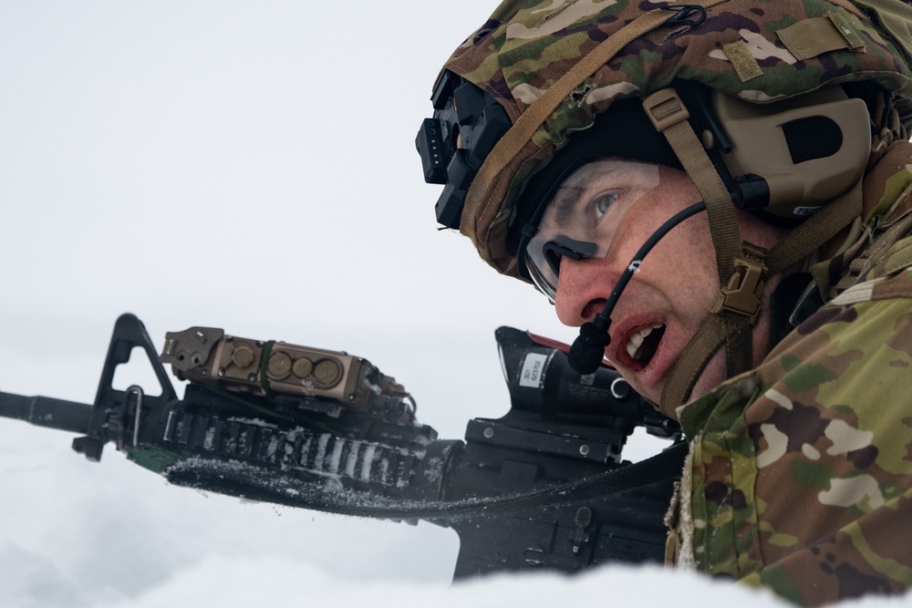 '3 Geronimo' paratroopers conduct CALFEX