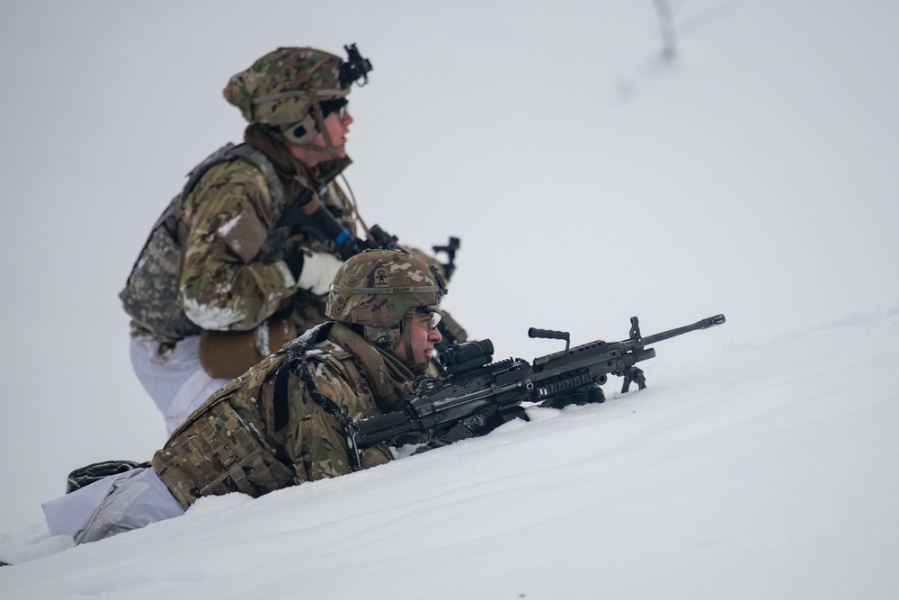 '3 Geronimo' paratroopers conduct CALFEX