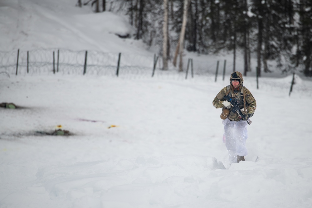 '3 Geronimo' paratroopers conduct CALFEX