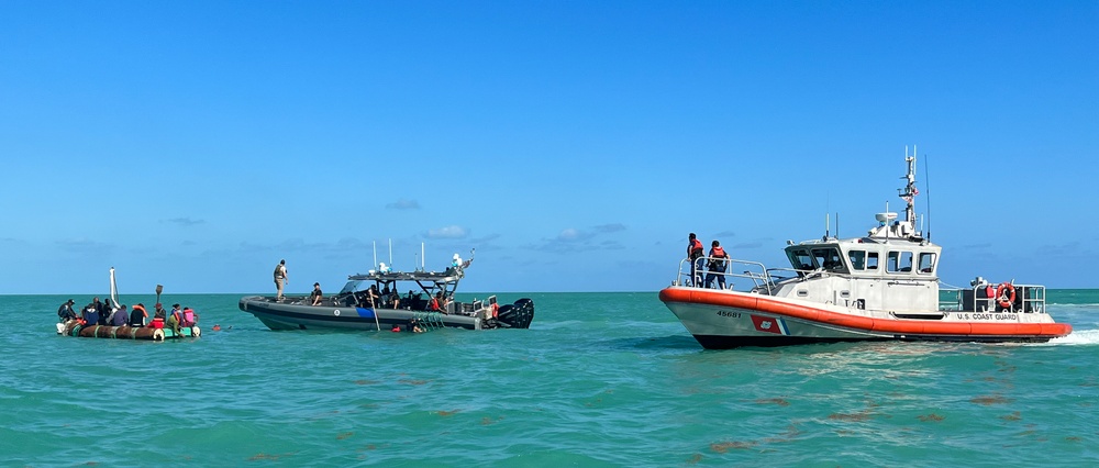 Coast Guard Station Marathon boat crew rescues migrants