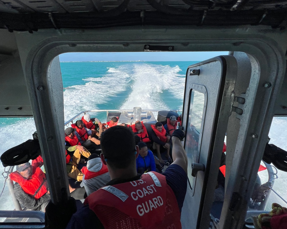 Coast Guard Station Marathon personnel apprehend Cuban migrants