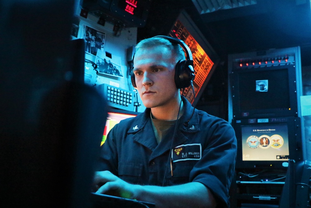 USS Paul Hamilton Watchstanders