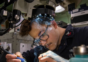 USS Paul Hamilton Microlab