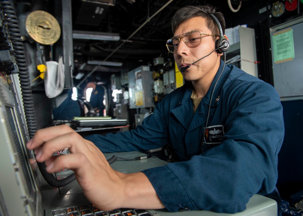 USS Paul Hamilton Strait of Hormuz transit