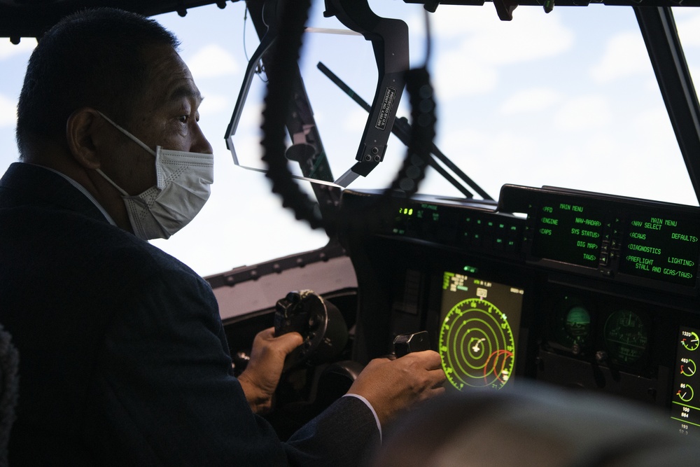 US, Japan partnership takes off during C-130J simulator tours