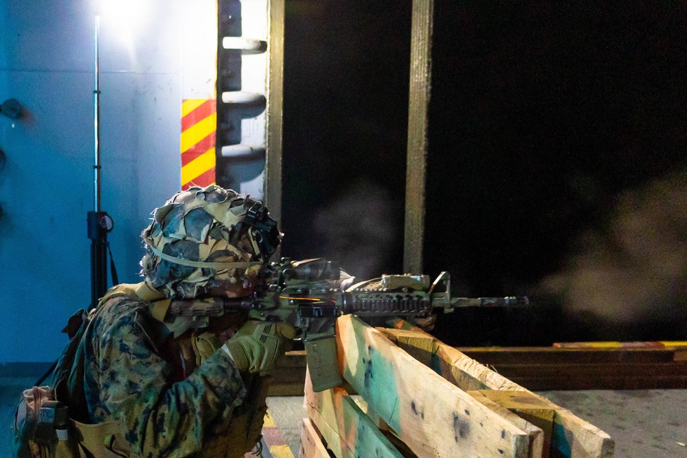 BLT 1/4 conducts live fire drills aboard U.S.S. America.