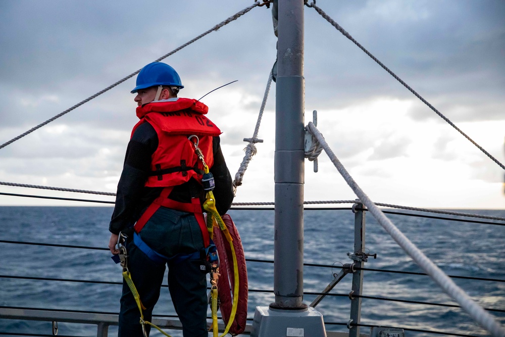 USS Porter Conducts Man-Overboard Drill