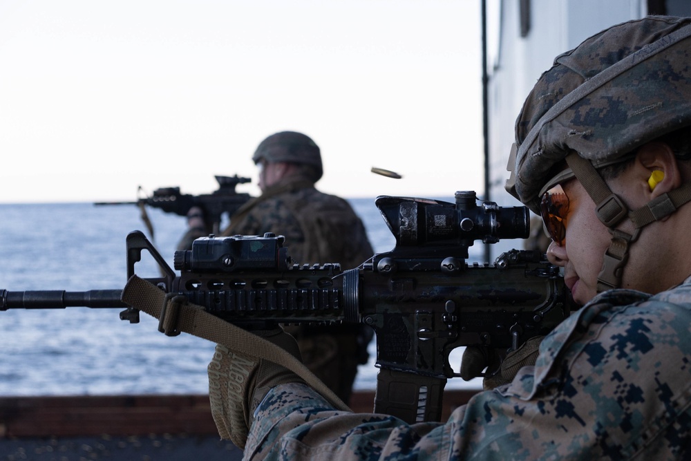 BLT 1/4 conducts live fire drills aboard U.S.S. America.