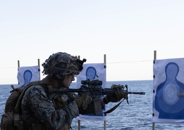 BLT 1/4 conducts live fire drills aboard U.S.S. America.