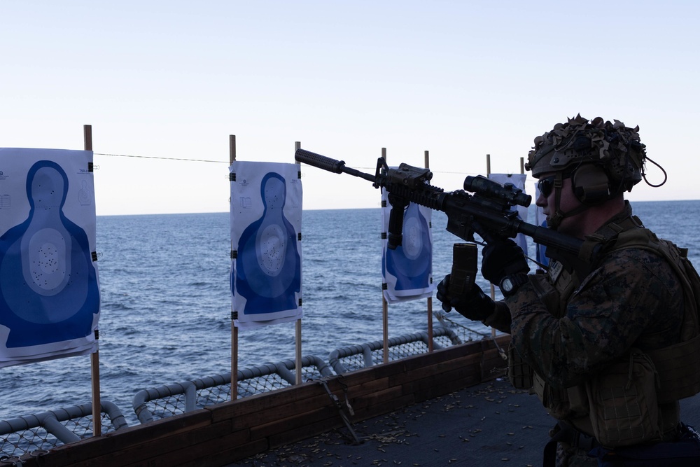 BLT 1/4 conducts live fire drills aboard U.S.S. America.