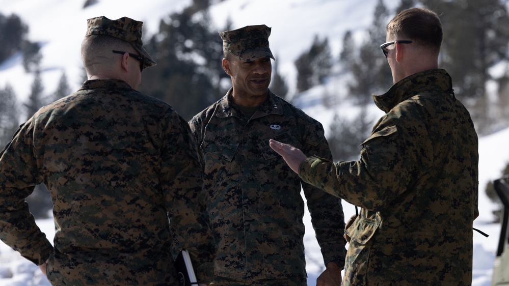 2d Marine Division CG Visits Bridgeport