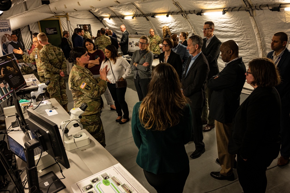 Army Medical Development Teams Demonstrate Latest Tech During Eisenhower School Visit