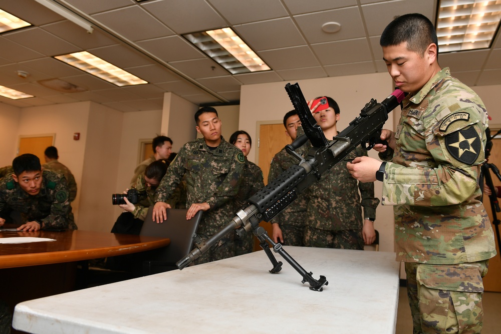 KMA Cadets  The Sandhurst Competition-MEDEVAC &amp; Weapon Assemble training