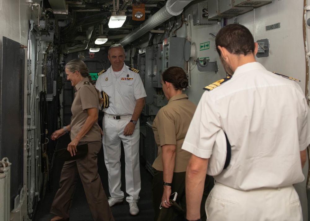 U.S. Army Maj. Gen. Jami Shawley, Combined Joint Task Force - Horn of Africa (CJTF-HOA) commanding general, visits the Santa Maria