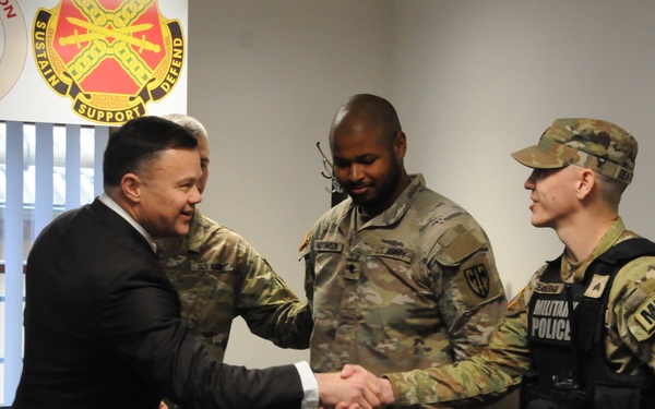 IMCOM-E recognizes excellence at Hohenfels