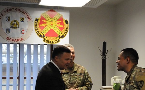 IMCOM-E recognizes excellence at Hohenfels