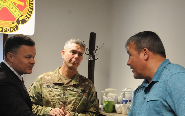 IMCOM-E recognizes excellence at Hohenfels