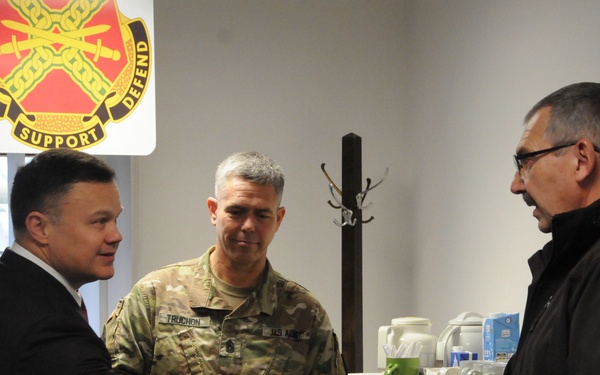 IMCOM-E recognizes excellence at Hohenfels