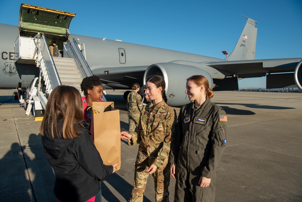 Girl Scouts tour KC-135