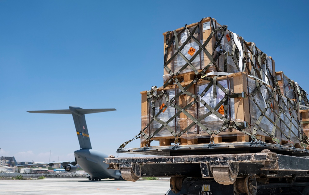 U.S. delivers military equipment to the Danab