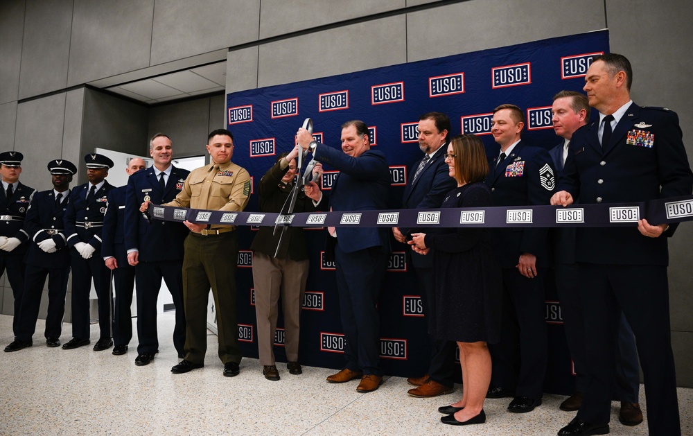 New USO airport center opens in KC International Airport