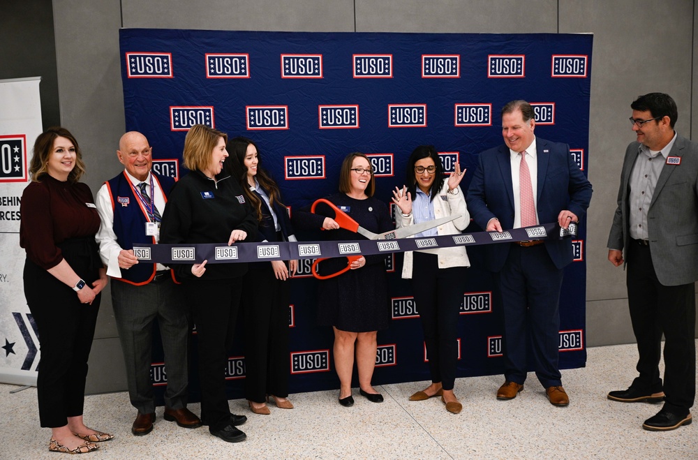 New USO airport center opens in KC International Airport