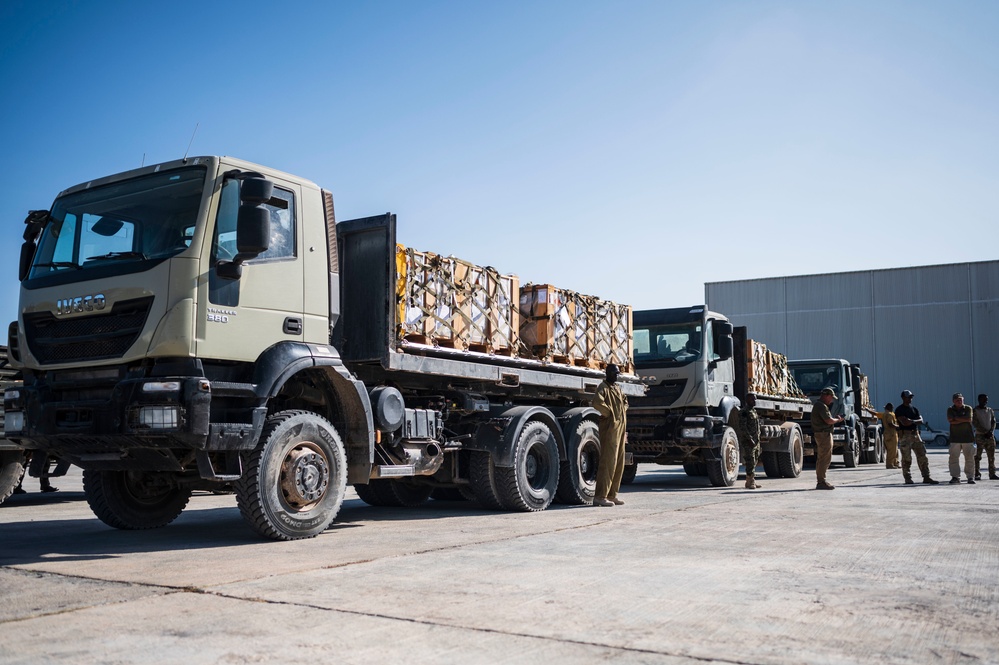 U.S. delivers military equipment to the Danab