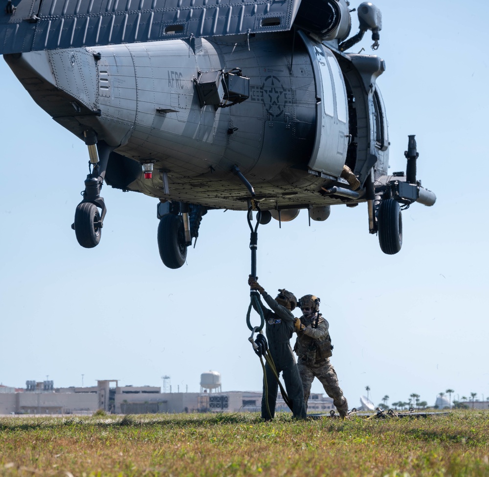 301st RQS conducts sling load training