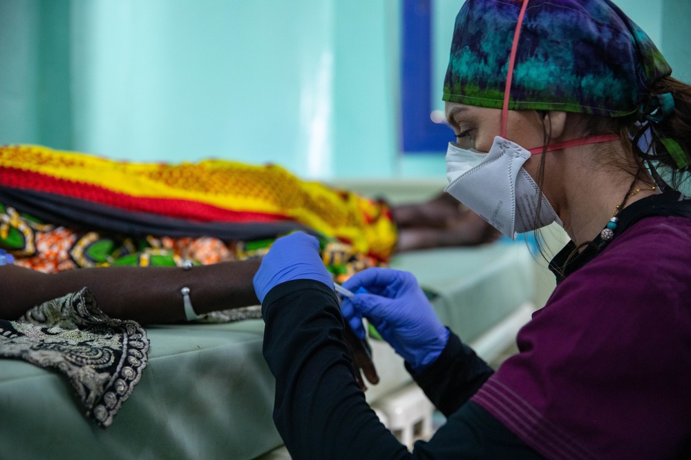 U.S., Senegal medical professionals work together in the Emergency Room during MEDREX